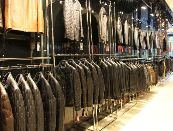 【實(shí)圖】雪豹皮革皮草店面形象設(shè)計(jì)_雪豹皮革皮草專賣店櫥窗陳列展示