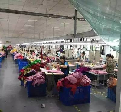 福利到,時尚圍巾免費(fèi)送!大洋天地5樓!福州大型海寧皮草、雙面羊絨工廠直銷節(jié)盛大開幕!